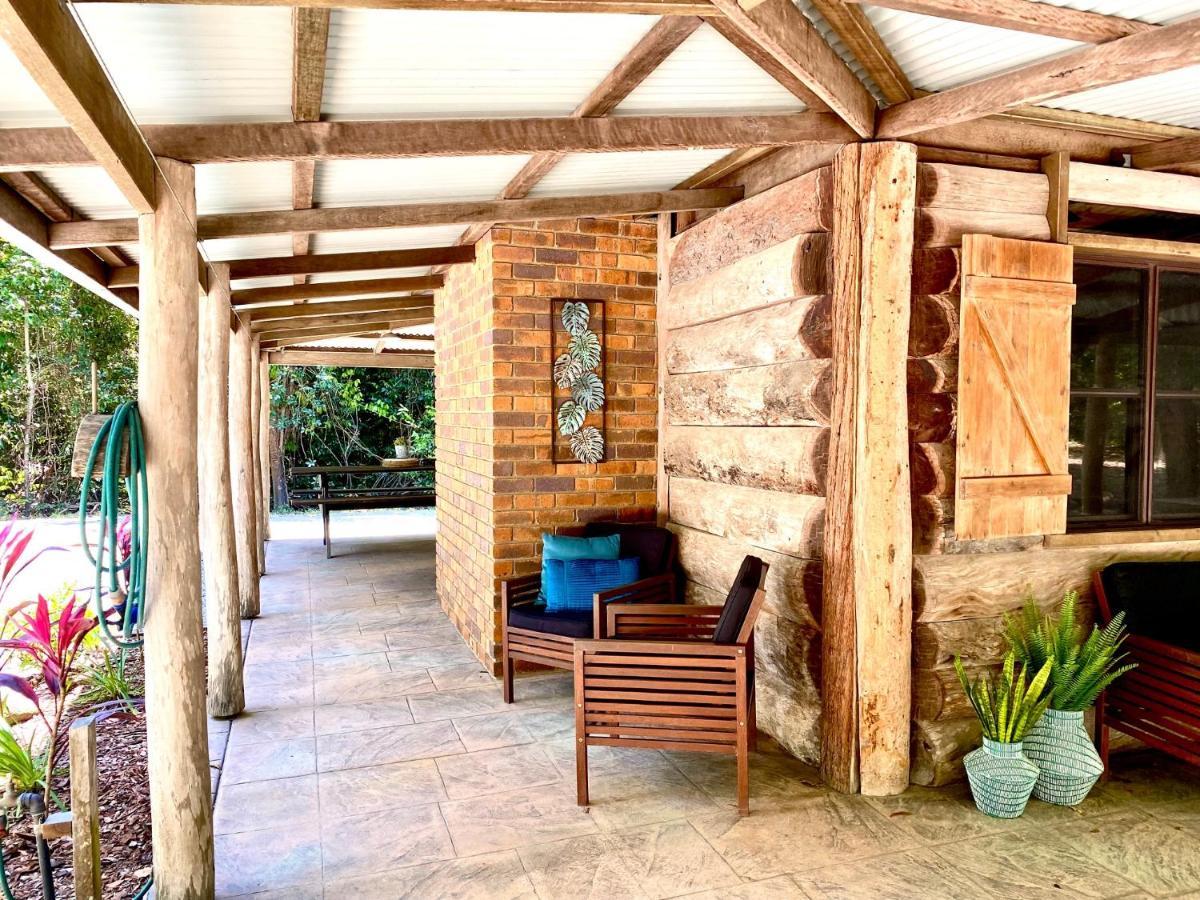 Ferns Hideaway Resort Byfield Esterno foto