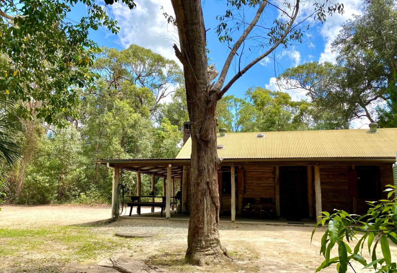Ferns Hideaway Resort Byfield Esterno foto