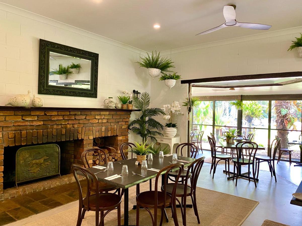 Ferns Hideaway Resort Byfield Esterno foto
